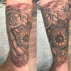 Kompas compas tattoo tatovering skygger black and grey