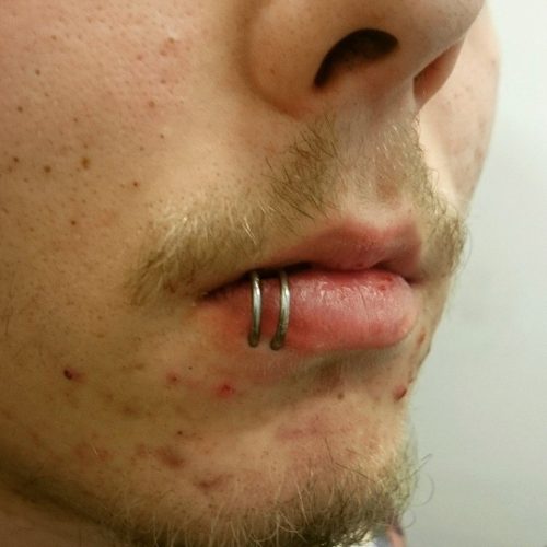 spider bite piercing læbe