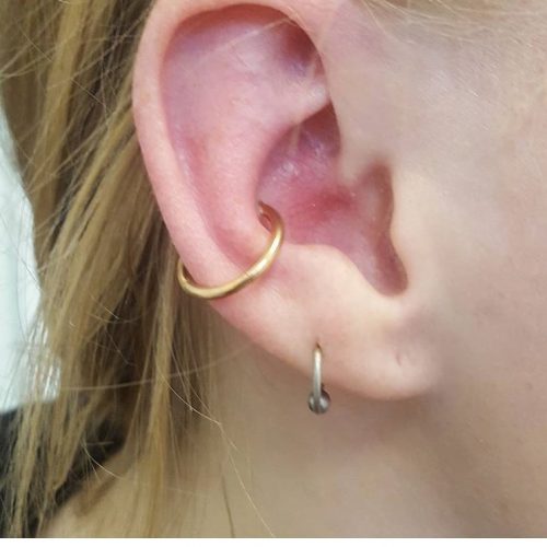 Conch piercing cartilage brusk piercing unisex segment ring